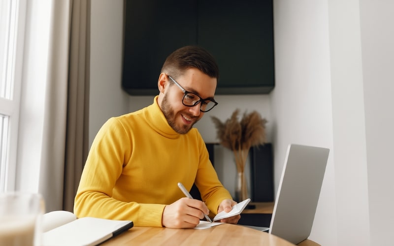 Hawaii Real Estate Practice Exam a man practices Hawaii real estate tests to prep for exam day